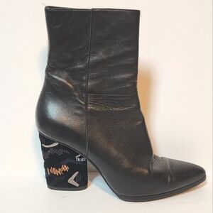 Donald Pliner women's black leather boots with beaded embellished heels size 7